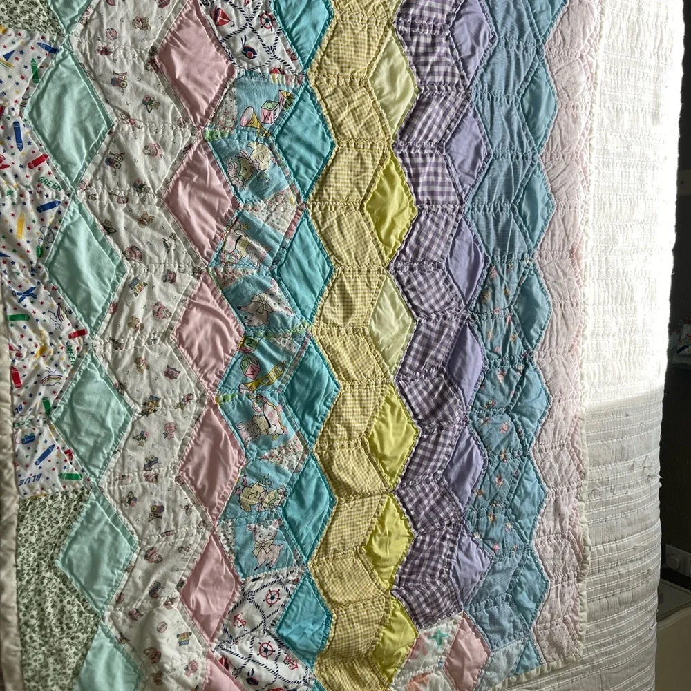 Vintage baby quilt - Picture 7 of 7